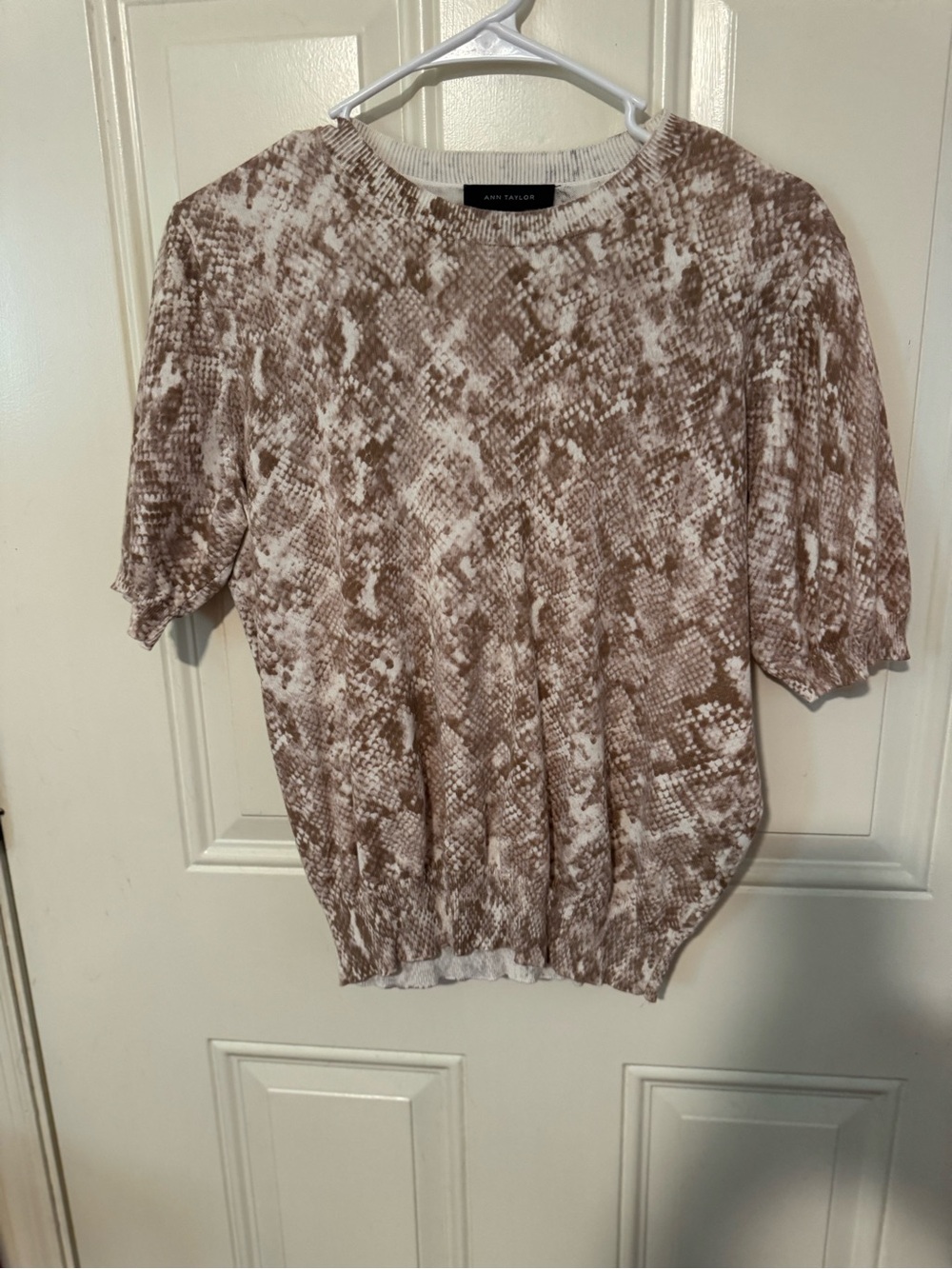 Ann Taylor Short Sleeve Snake-Print Knit Top in Brown and White